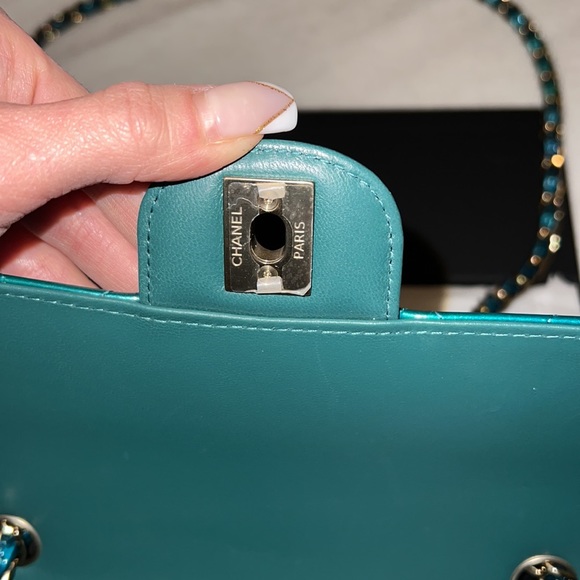 CHANEL MINI MERMAID PATENT FLAP - Picture 11 of 15